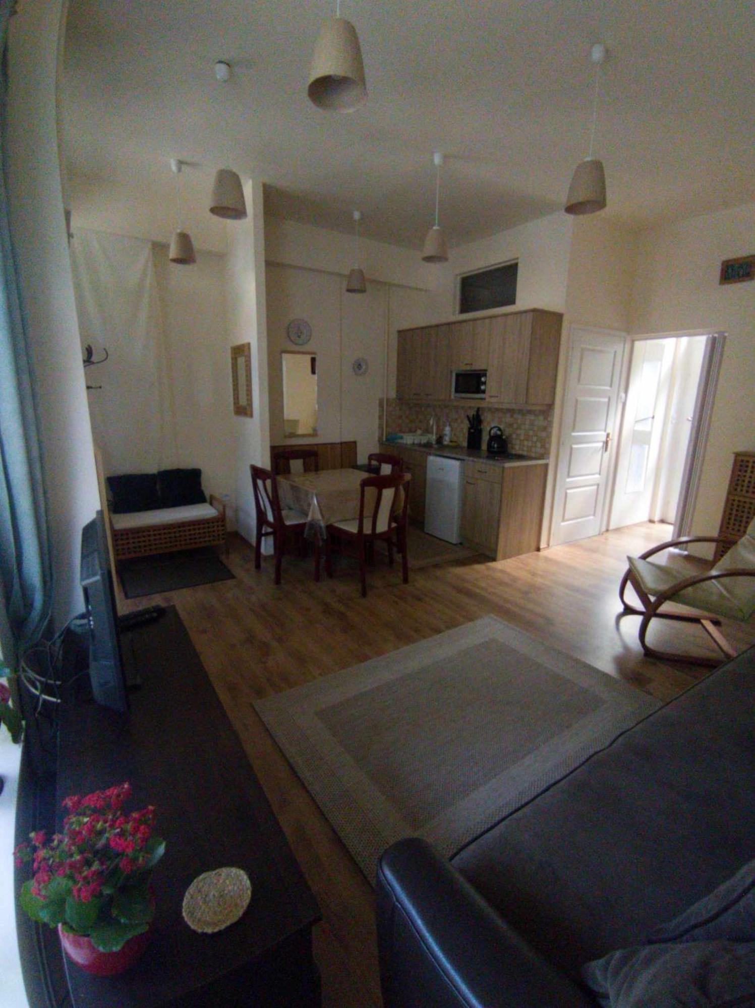 Cehmesterek Apartman إغير المظهر الخارجي الصورة